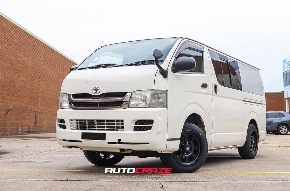 TOYOTA-HIACE-DESERT-MATTE-BLACK